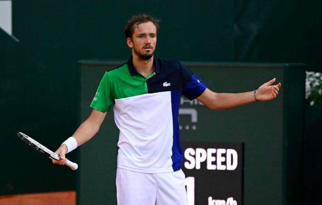 难逃伤病魔爪！巴西后场双核成为“双脆”，米利唐布雷默近些年连续重