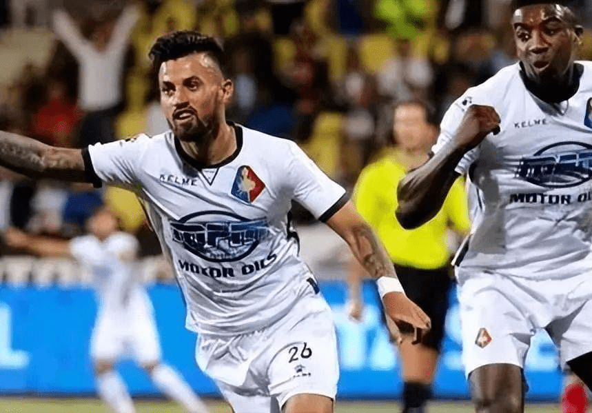 怜央也值得 怜央也值得